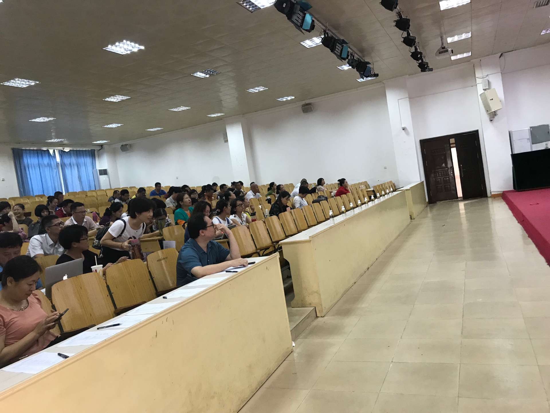 <strong><font color='FF142C'>2019年5月29日重慶信立達(dá)在《海南職業(yè)技術(shù)學(xué)院》順利 召開專利講座</font></strong>